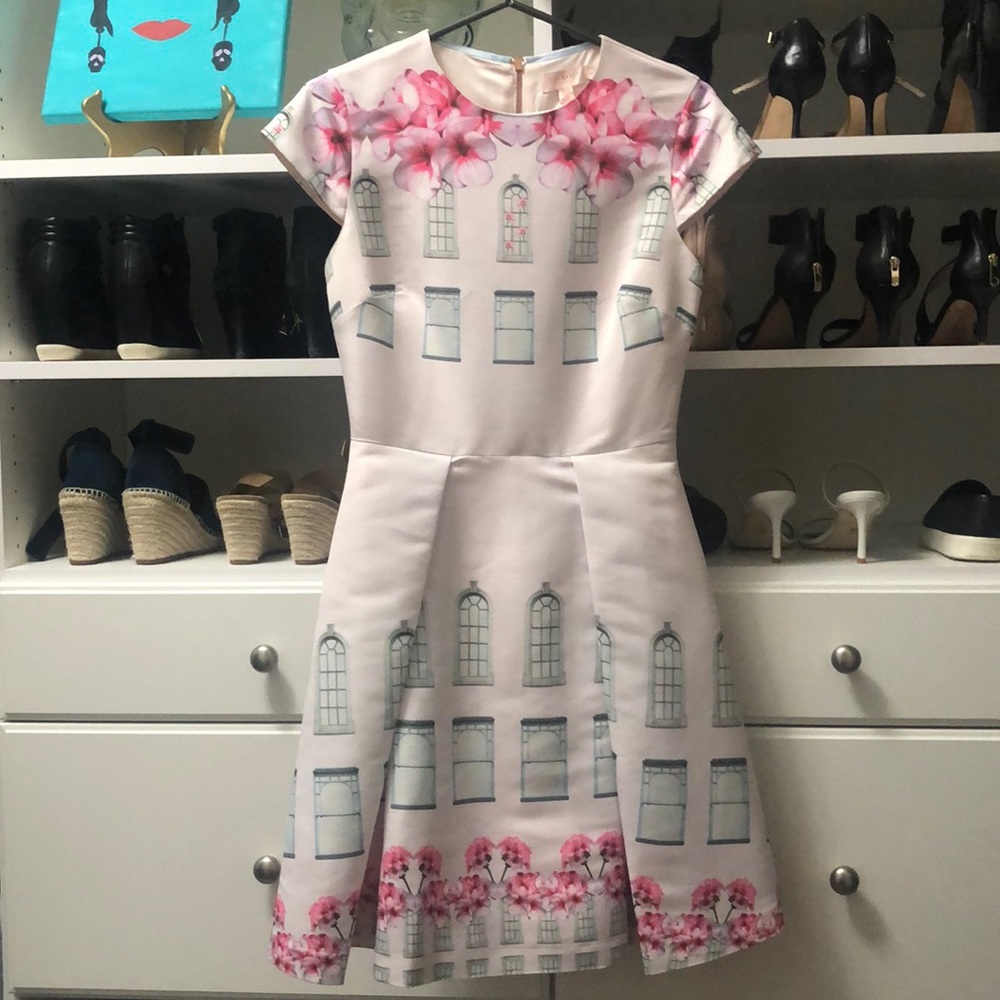 LAST CHANCE: Ted Baker London Deony Window Box Floral Dress